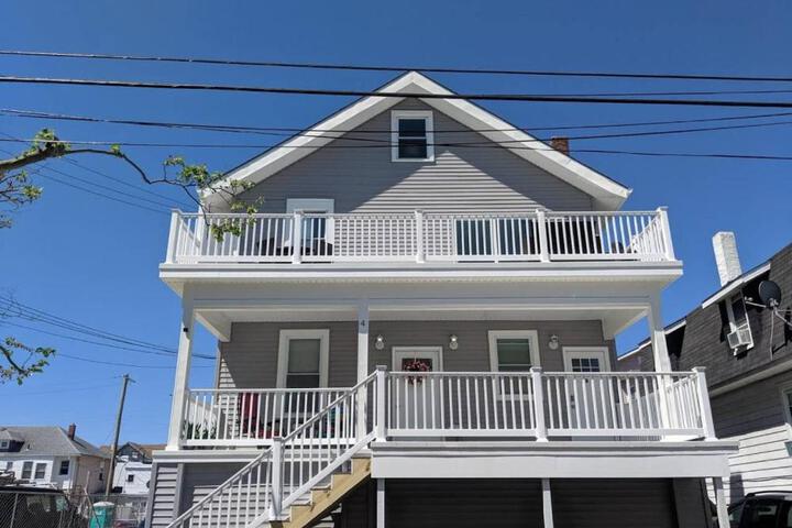 Lux 3 Bd - Perfect & Parking & Massive Patio