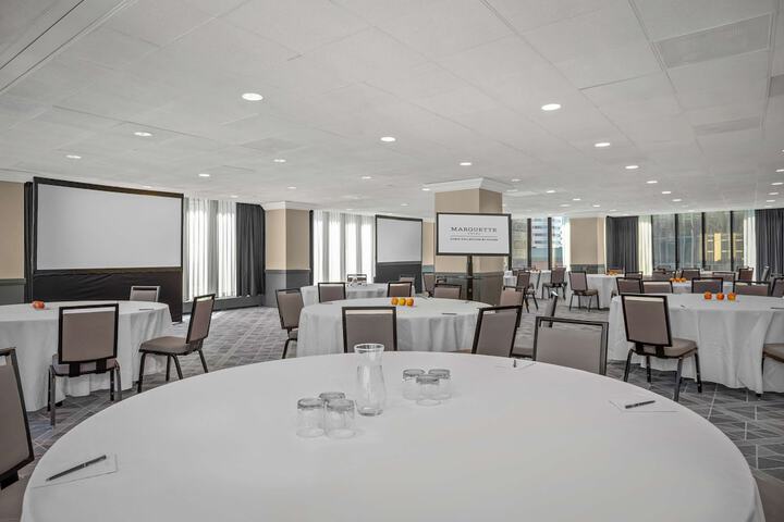 The Marquette Hotel Curio Collection by Hilton