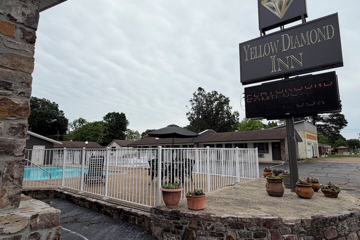 Yellow Diamond Inn