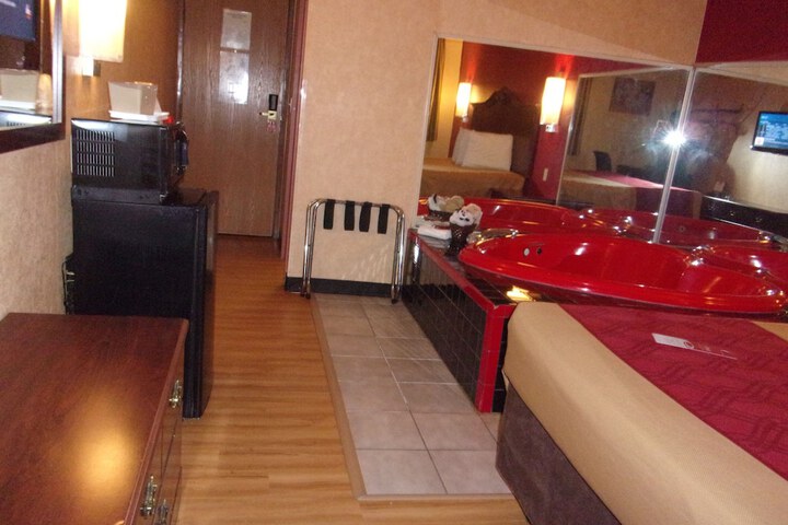 Econo Lodge Kent - Akron West