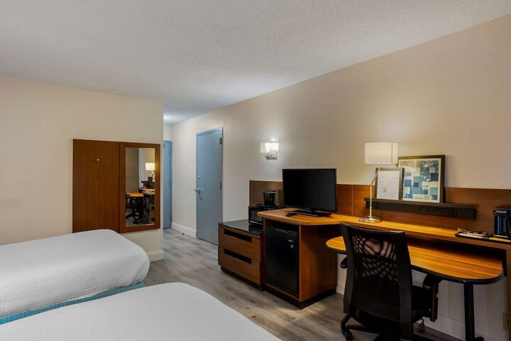 Room 35 of 43