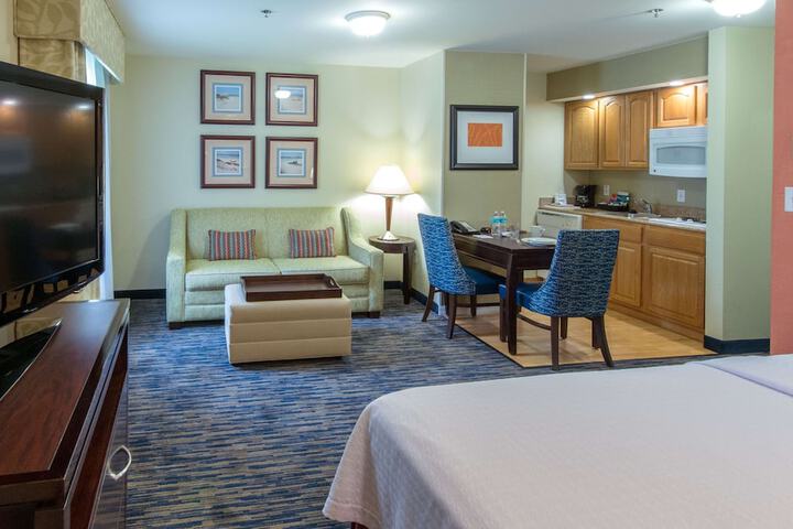 Room 33 of 46