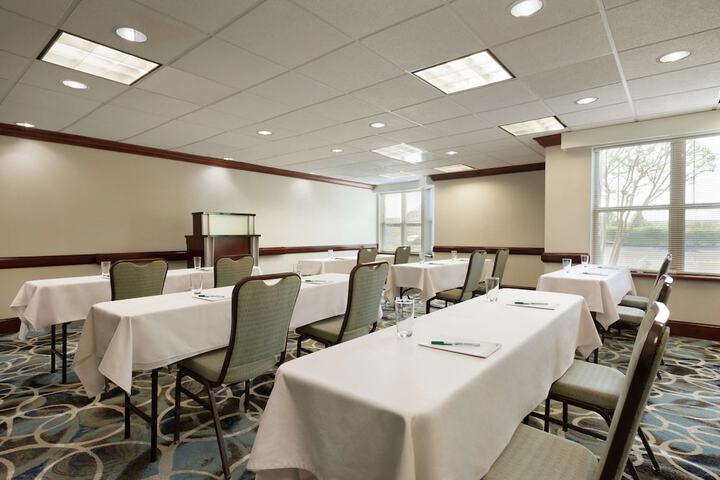 Homewood Suites by Hilton Dulles-North / Loudoun