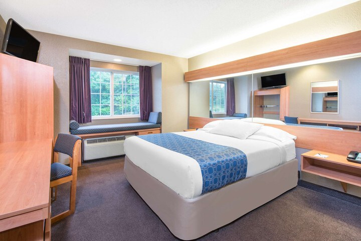 Room 12 of 14