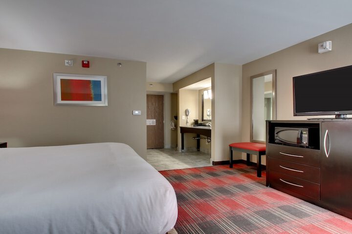 Holiday Inn Express & Suites Jackson Downtown - Coliseum by IHG