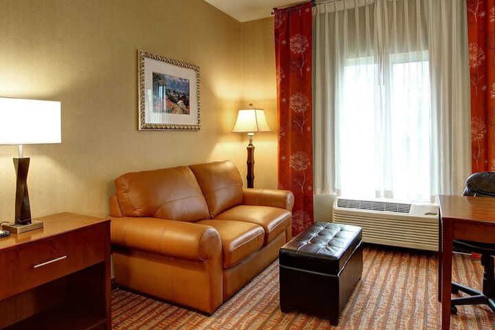 Phoenix Inn Suites - Albany