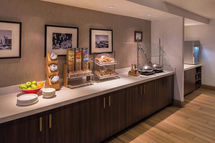 Breakfast/Coffee Service 26 of 32
