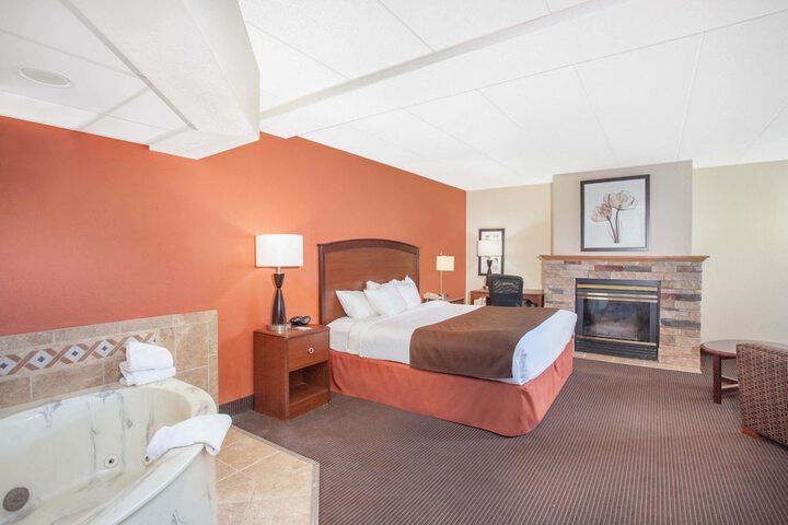 Room 14 of 16