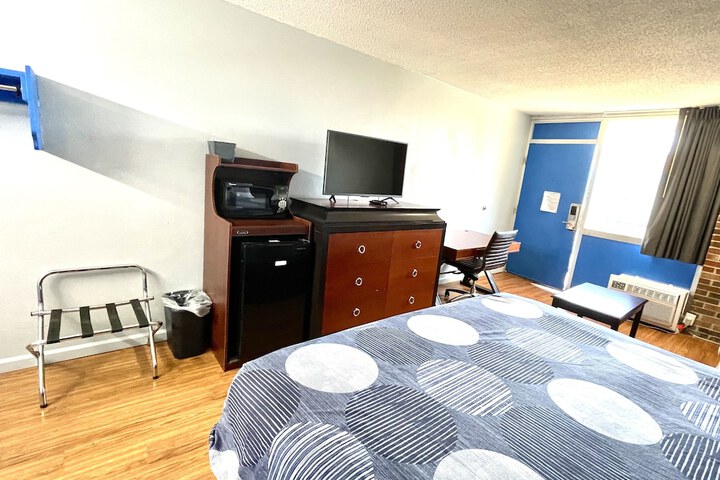 Room 10 of 17