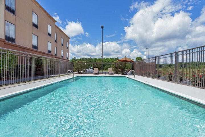 Pool 4 of 35