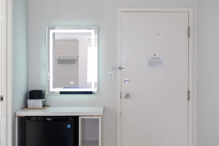 Room 28 of 81