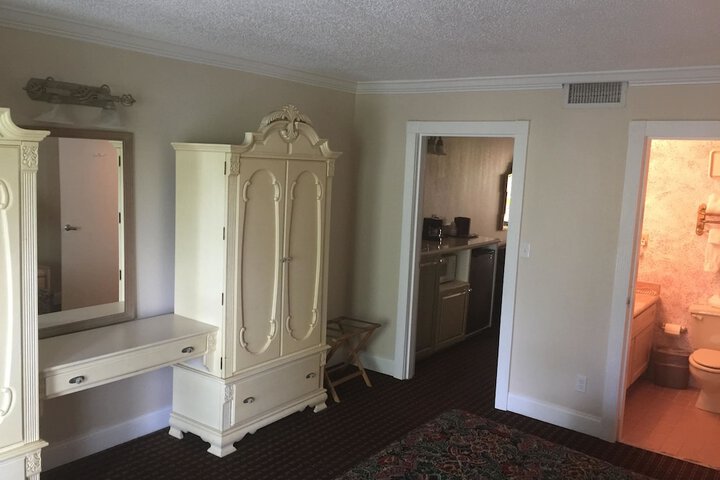 Room 8 of 51
