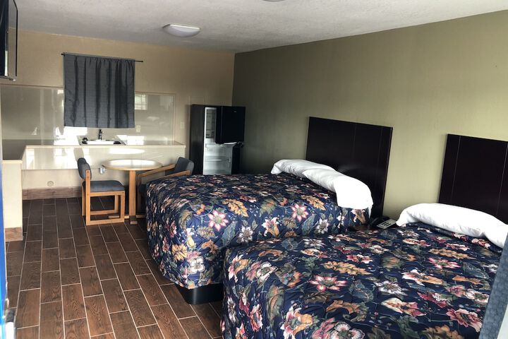 Room 9 of 10