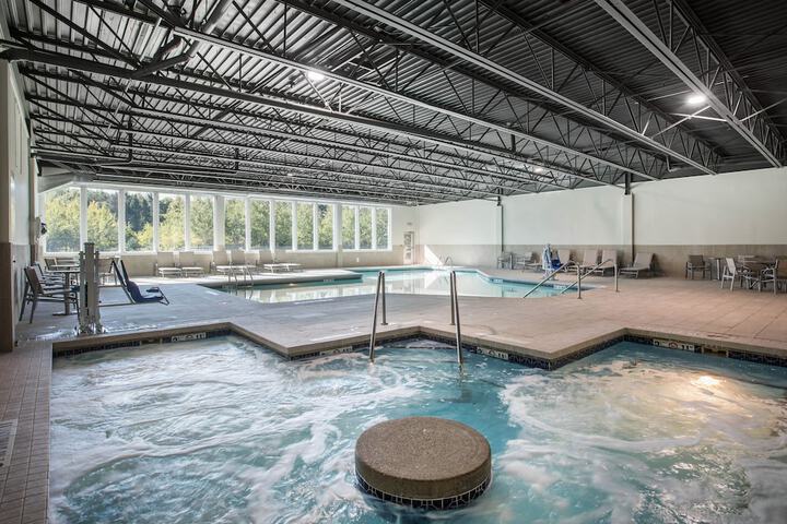 Holiday Inn Express & Suites Ludington by IHG