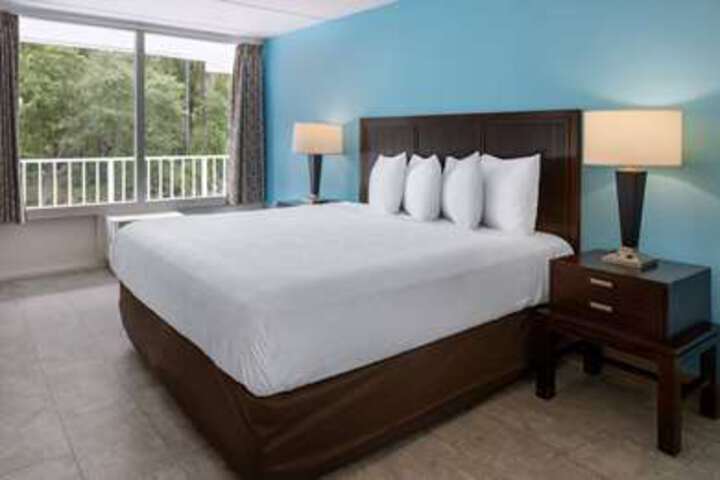 Room 100 of 156