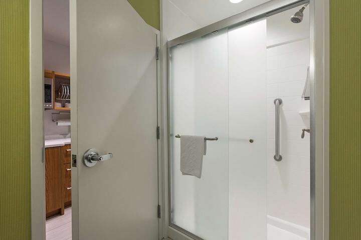 Room 16 of 29