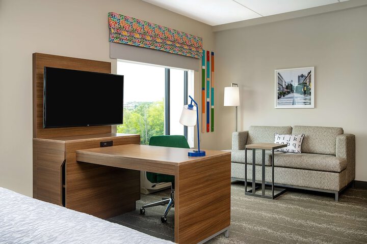 Room 28 of 49