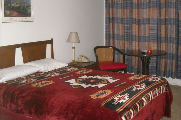 Room 4 of 41