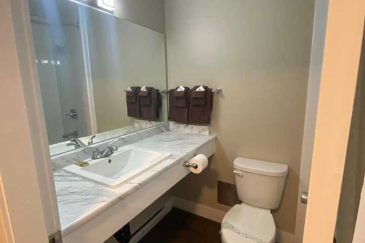 Room 8 of 25
