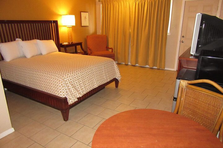 Room 9 of 32