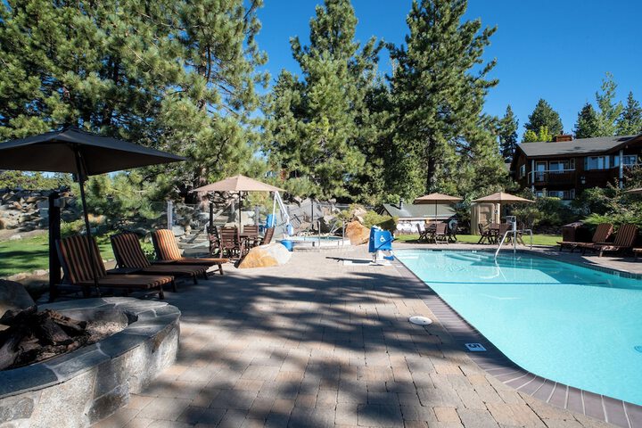 Red Wolf Lakeside Lodge