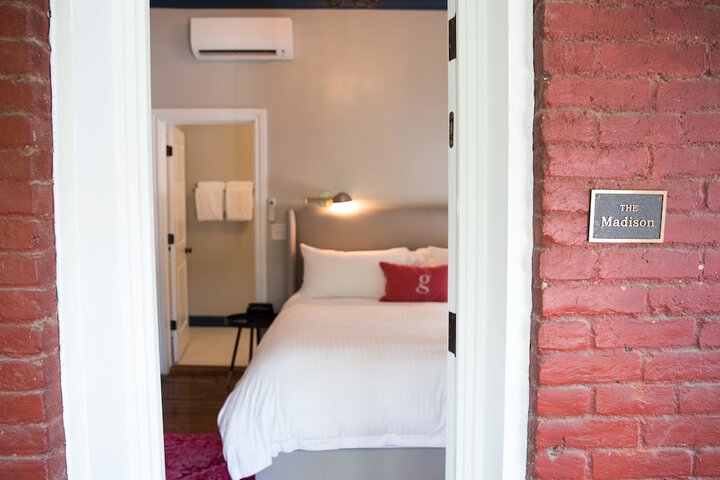 Room 49 of 166