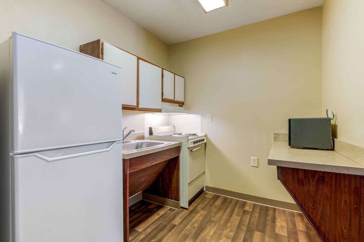 Extended Stay America Suites Toledo Maumee