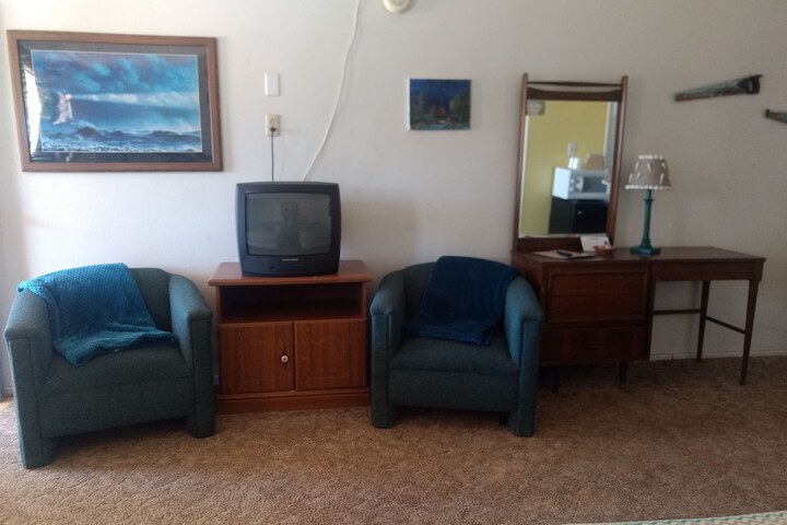 Room 32 of 41
