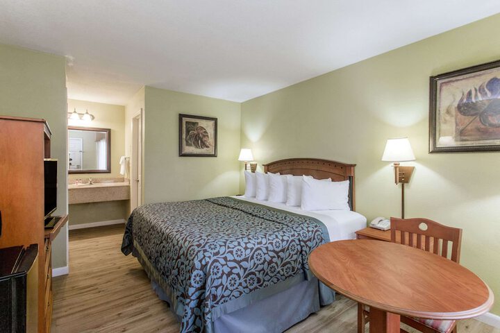 Room 16 of 20