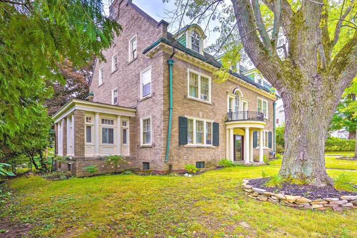 Charming Historic Home 1 Mi to Dtwn Olean!