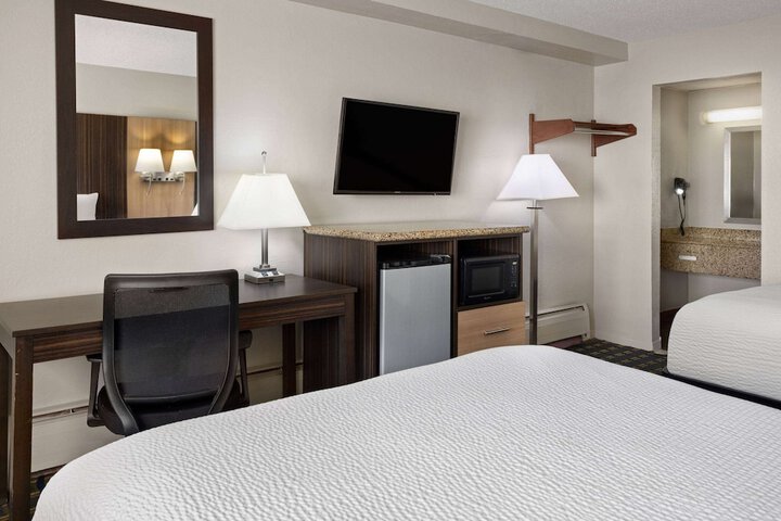 Days Inn by Wyndham Tonawanda / Buffalo