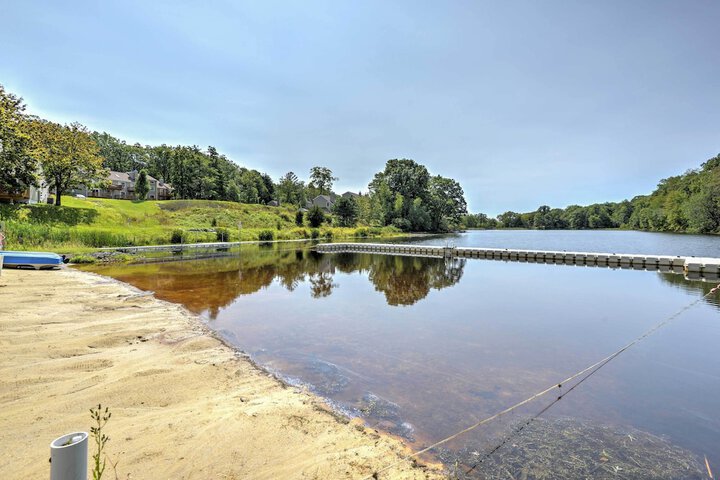 Deck Fire Pit & Pool Access at Poconos Retreat!