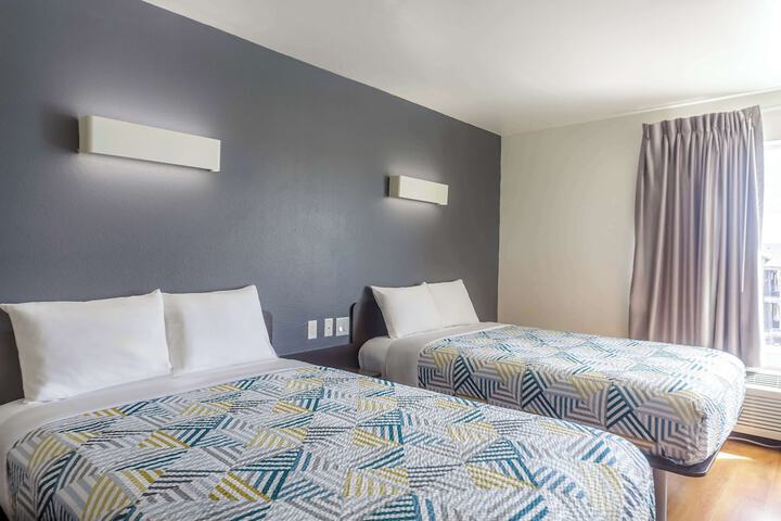 Room 9 of 25