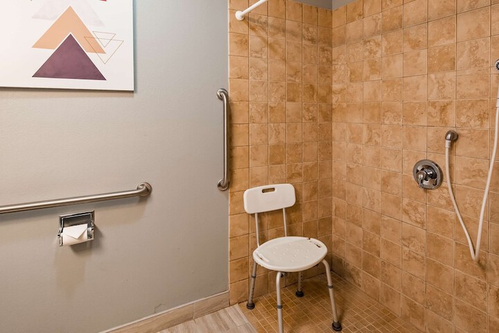 Best Western Plus New Cumberland Inn & Suites