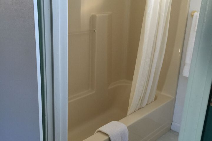 Room 9 of 39