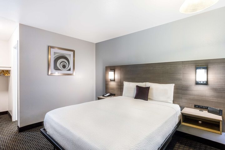 Room 13 of 22