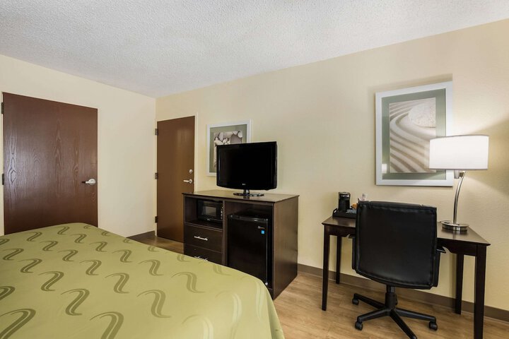 Room 13 of 35
