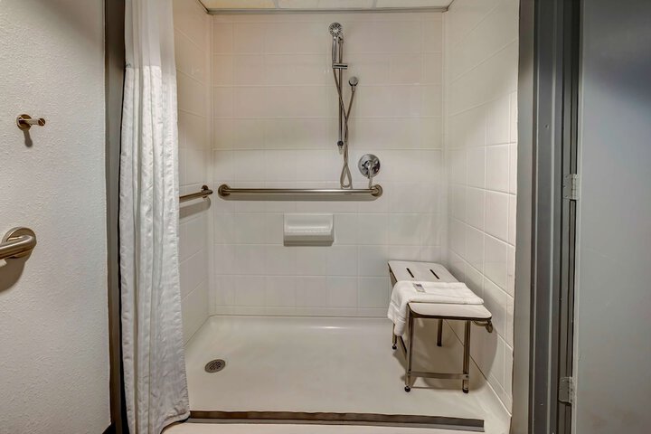 Room 17 of 25