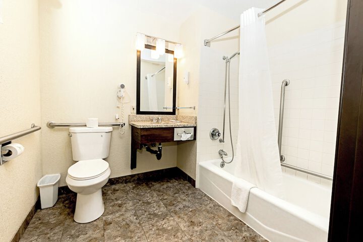 Quality Inn & Suites Marinette