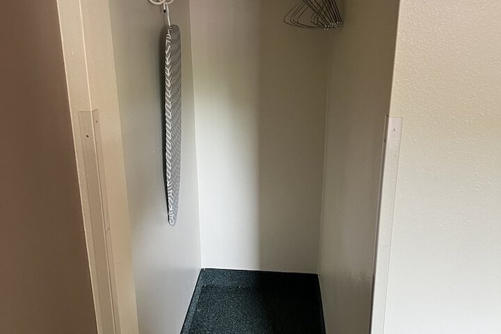 Room 352 of 443