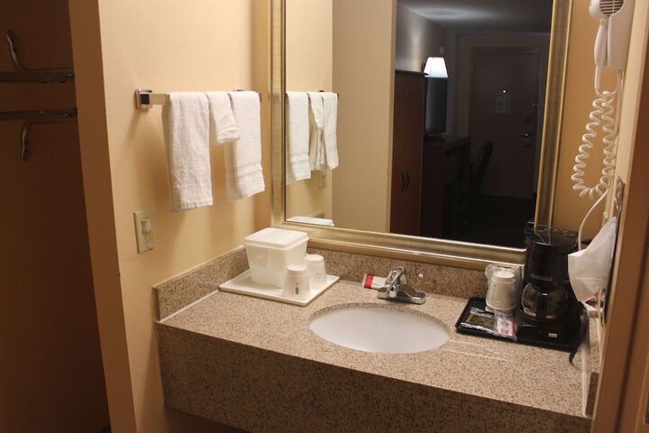 Room 6 of 12