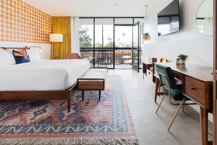 Room 22 of 48