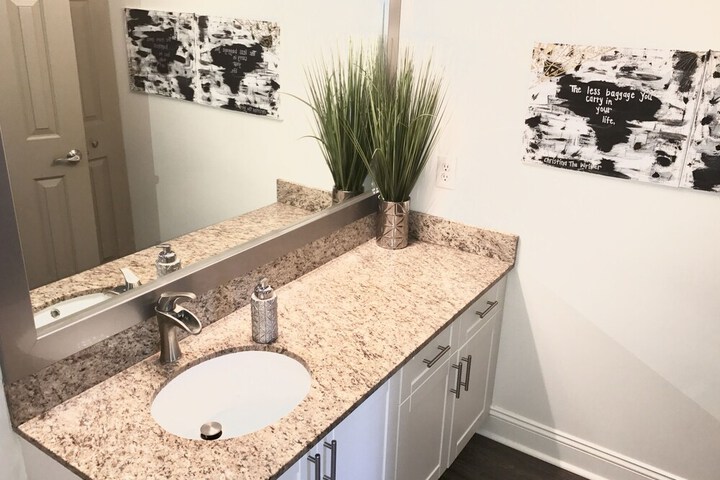 Sawgrass Mall Apartment 2