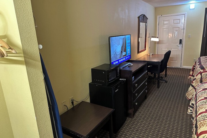 Room 35 of 46