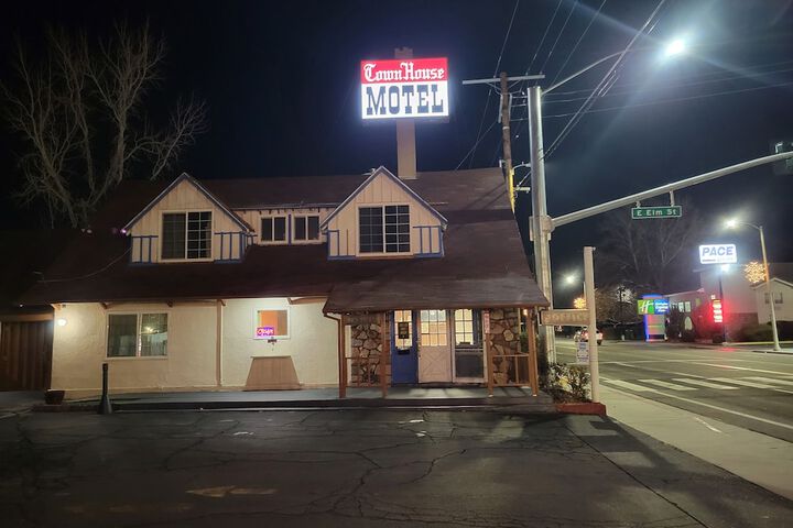 Hotel 12 of 51