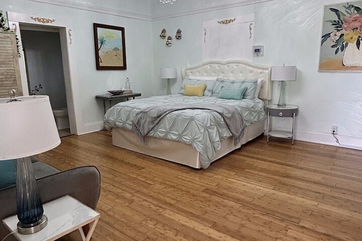 Room 40 of 105