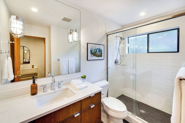 Walk to Main St. & Lifts: Ketchum Townhouse!