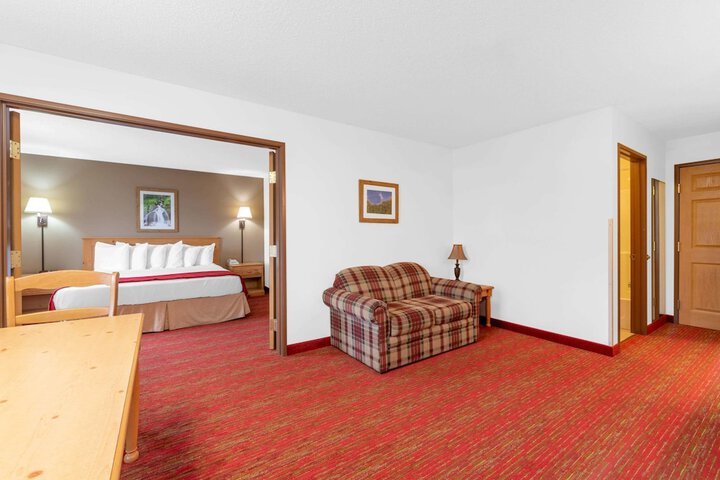 Room 13 of 32
