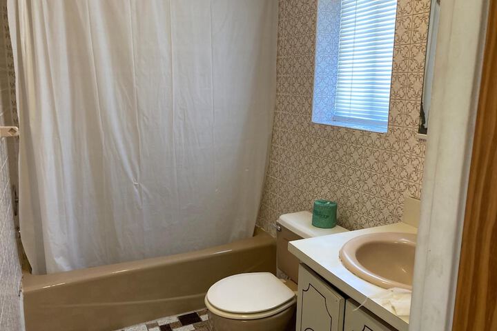 Room 14 of 23