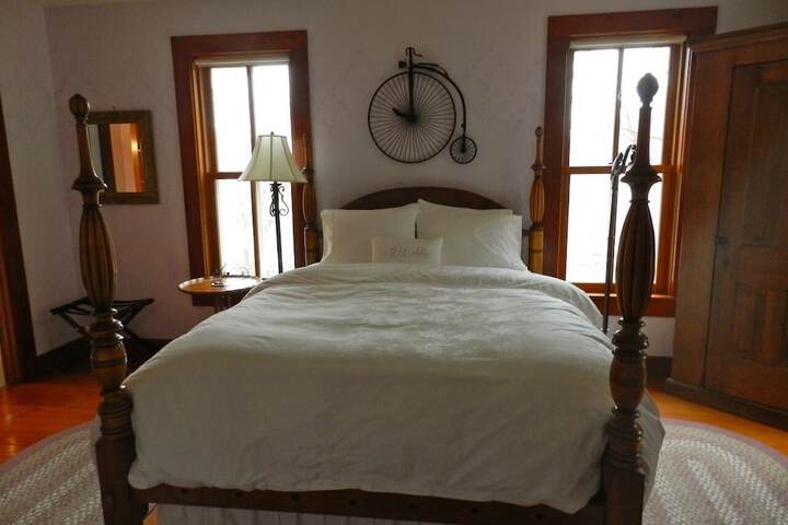 Round Barn Farm B & B Event Center